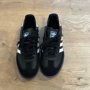 Adidas Samba Women’s Size 8 (men’s 6.5)